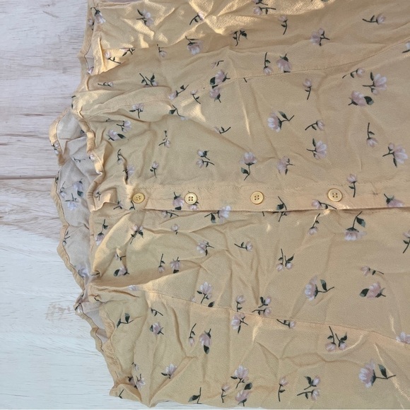 Elodie yellow Floral Short Sleeve shirt Peasant Button Top Size L - Picture 4 of 6